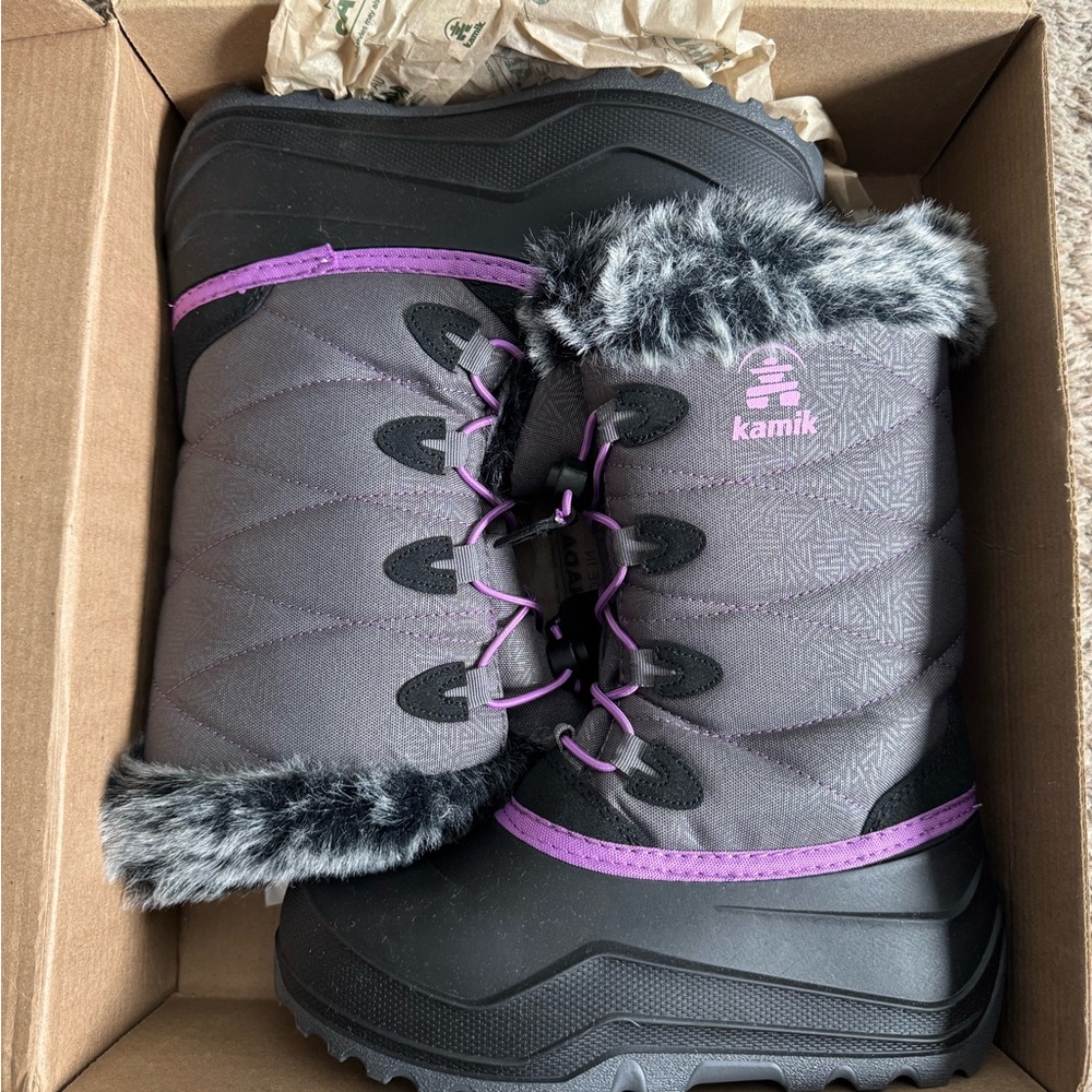 Kamik Black and Gray Youth size 4 Winter Boots